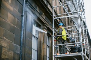 Nettoyage de façade : les techniques professionnelles pour un entretien réussi