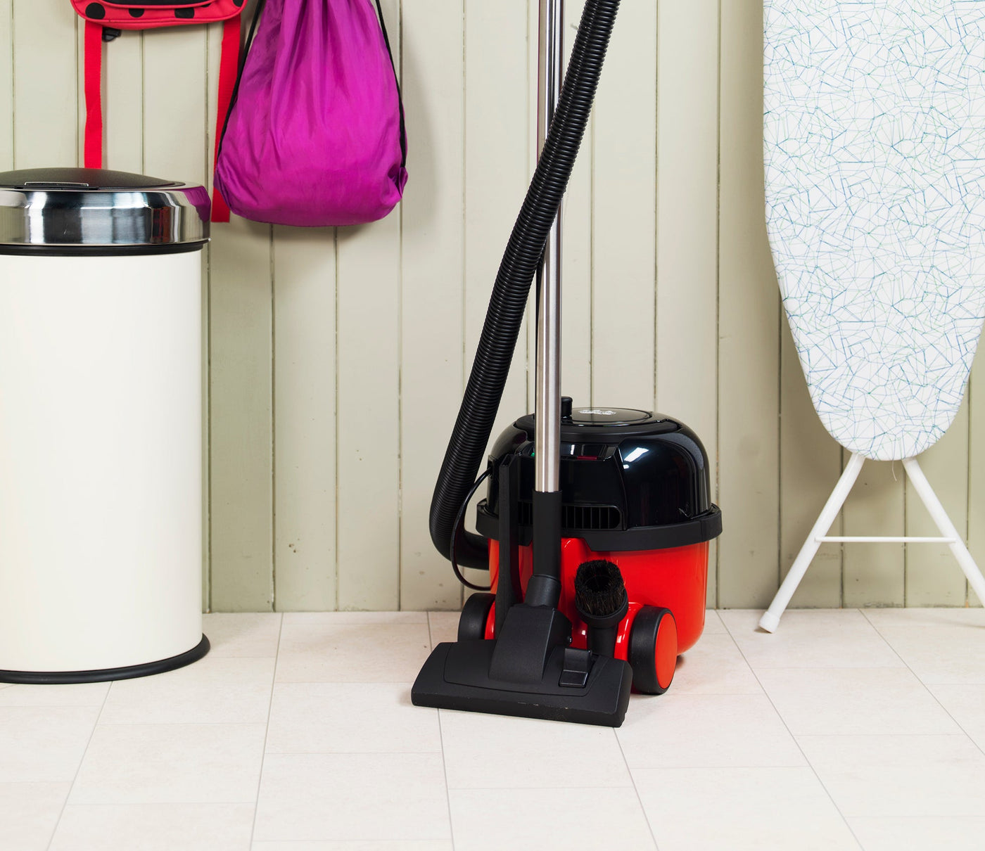 Aspirateur à filtration absolue - Classe H | HZ390S | Contact NUMATIC Aspirateur à filtration absolue - Classe H | HZ390S | Contact NUMATIC